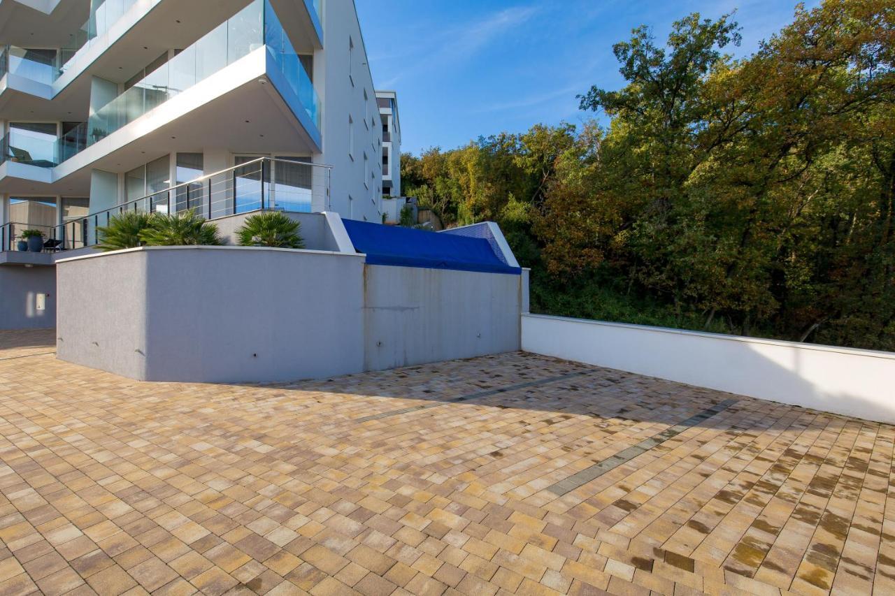 Apartment Palmas Opatija Exteriör bild