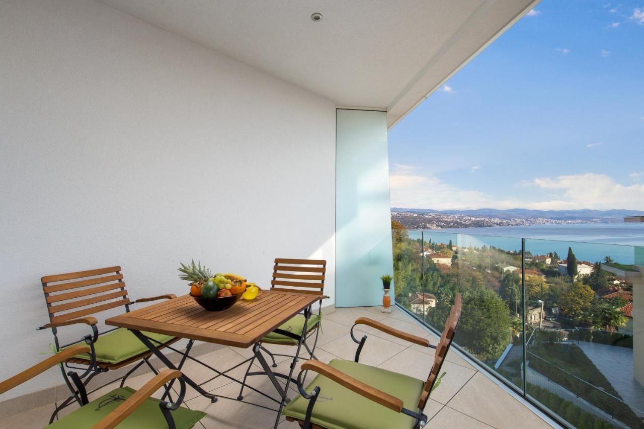 Apartment Palmas Opatija Exteriör bild