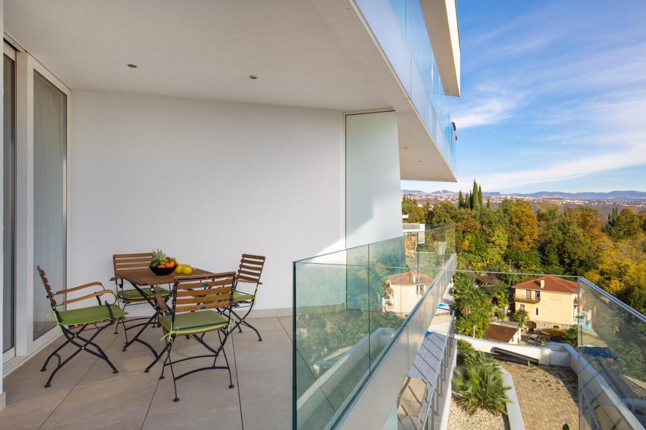 Apartment Palmas Opatija Exteriör bild